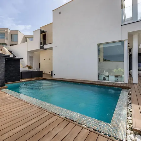 Casa Del Sole Madliena ヴィラ